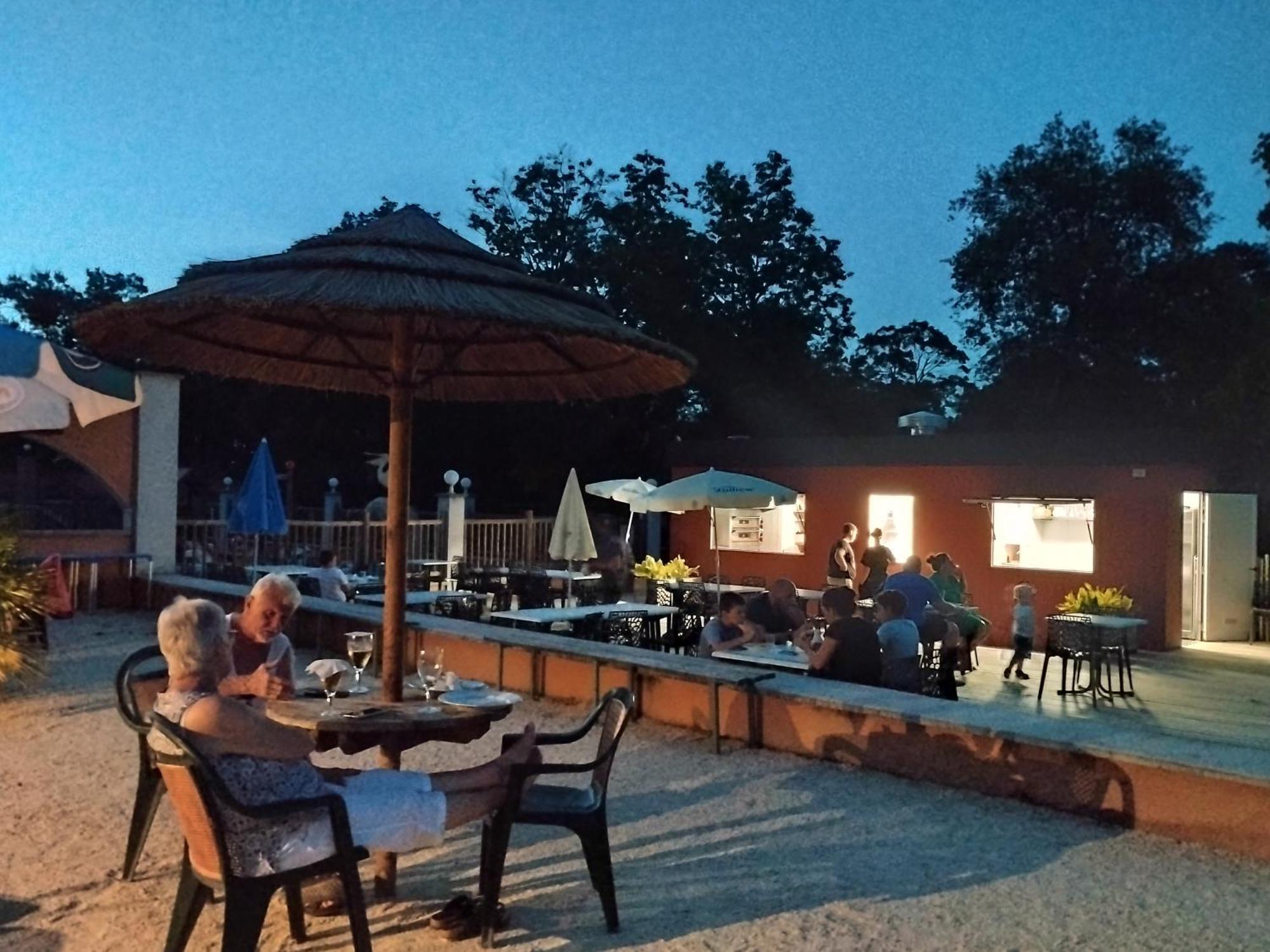 Camping Domaine De Senaud Albon ภายนอก รูปภาพ